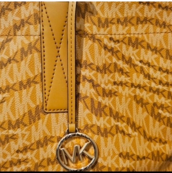 MICHAEL Michael Kors Large Monogram Coated Canvas Animal print Tote Bag - Picture 11 of 11